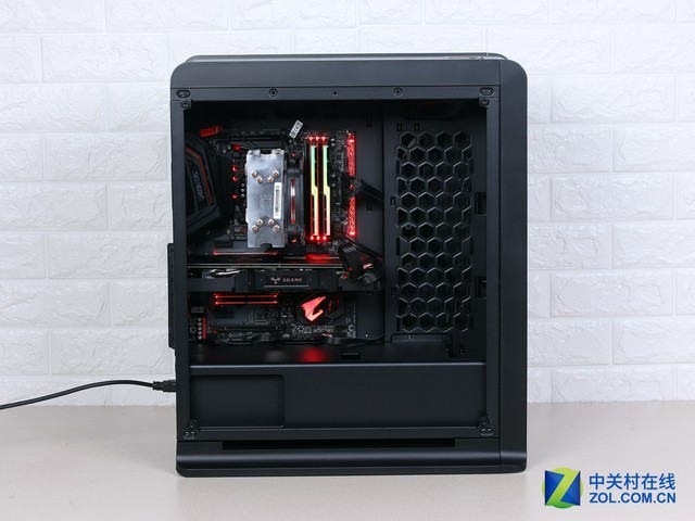 爱国者新月铝箱评测:用品质征服玩家