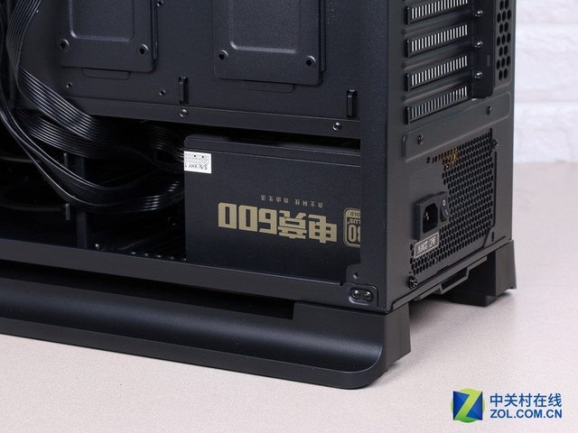 爱国者新月铝箱评测:用品质征服玩家