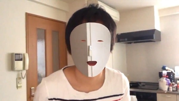 日本小哥用iPhone X让自己隐形了 场面太吓人