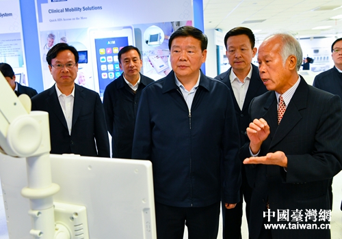 11月5日，江苏省委书记娄勤俭调研在昆台企研华科技