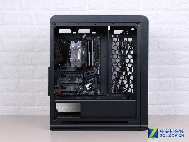 爱国者新月铝箱评测:用品质征服玩家