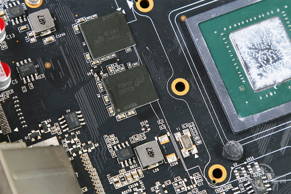 索泰GTX 1070 Ti至尊