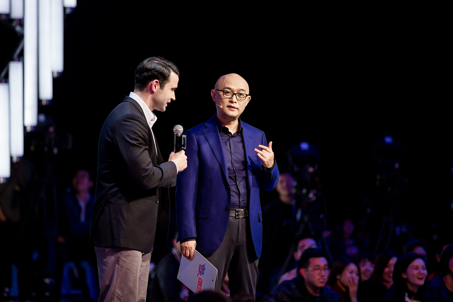 非诚外国佛系男上线 孟非现场怂恿姜振宇吃毛蛋_娱乐频道_凤凰网