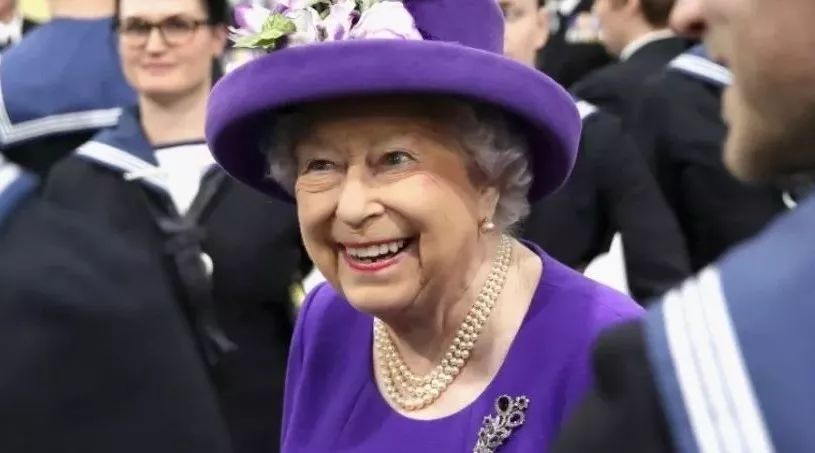 20年了 英国女王和英国王室一直在进化