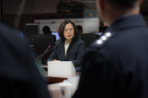 邱毅预言：蔡当局这3做法将使2018两岸情势更加凶险