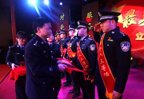 赣州市公安局2017警察荣誉仪式昨举行,震撼现
