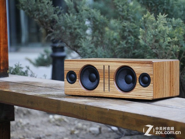 搭载音频解码技术 声擎B2蓝牙音箱试听