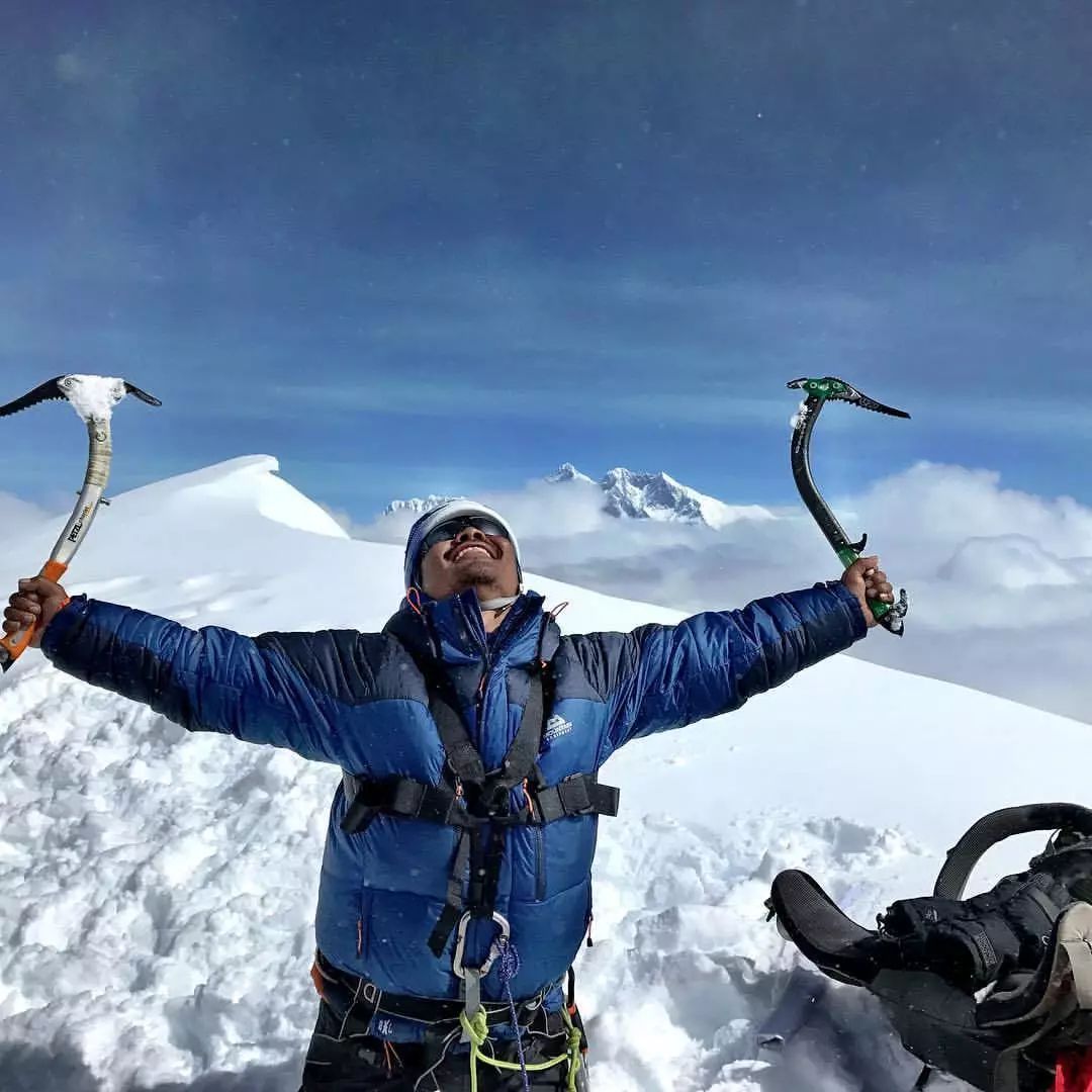 尼泊尔正式禁止个人登山者登山 包括珠穆朗玛峰