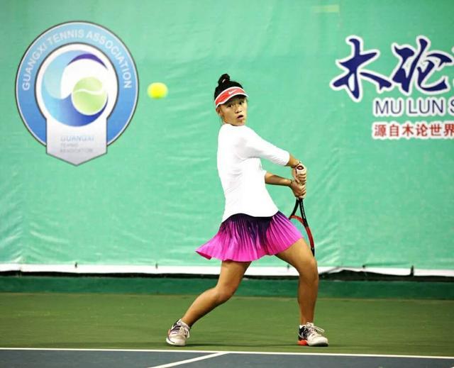 14岁少女战胜同龄男选手 中国网球终迎超级天才