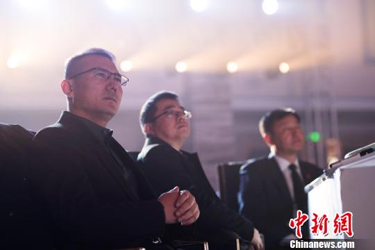 图为大赛现场评委。 何蓬磊 摄