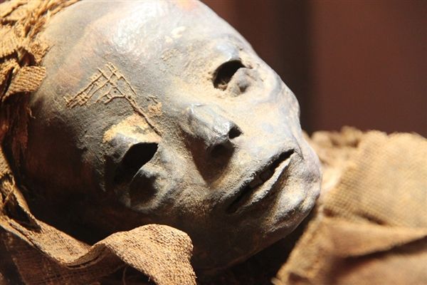 科学家惊人新技术：3000年木乃伊不开盖直接扫描探究竟