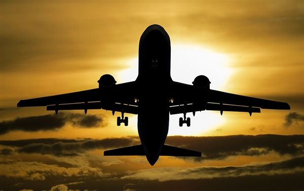 穿日界线飞行 夏威夷航班上的乘客成功跨了两次2018年