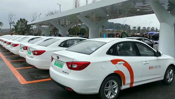 摩拜共享汽车亮相：第一批新能源汽车贵州试运行