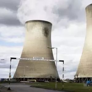 核电站火电站旁这些冒白烟的塔是做什么用的？