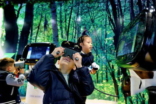 去动物园玩VR，广州动物园“六十大寿”搞搞新意思