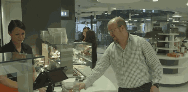 付款还在扫码?试试扫你自己吧