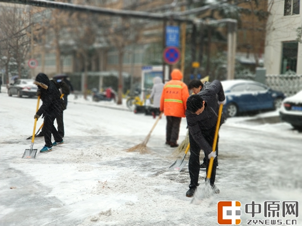 街拍！2018郑州的首场降雪[多图]