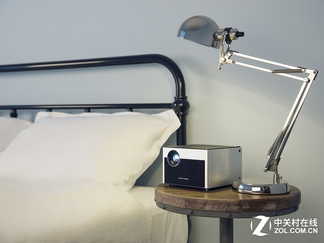 科幻片成真?11.11用微型投影体验未来