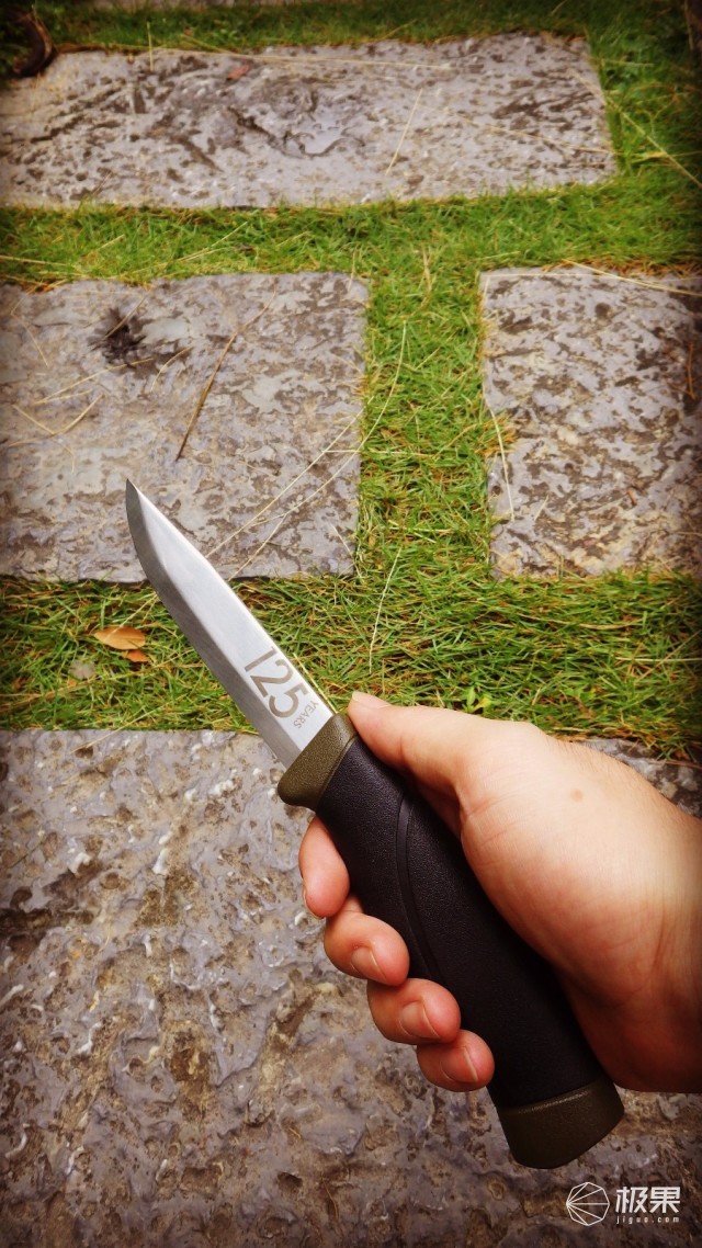 “瑞典国刀”莫拉125周年纪念版,锋利耐操剔骨劈柴都不是事儿 “瑞典国刀”莫拉125周年纪念版,锋利耐操剔骨劈柴都不是事儿
