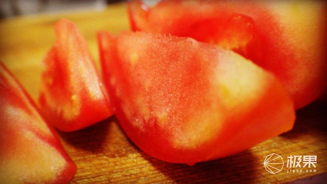 “瑞典国刀”莫拉125周年纪念版,锋利耐操剔骨劈柴都不是事儿 “瑞典国刀”莫拉125周年纪念版,锋利耐操剔骨劈柴都不是事儿