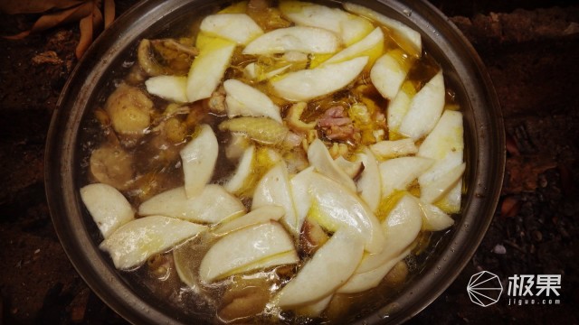 “瑞典国刀”莫拉125周年纪念版,锋利耐操剔骨劈柴都不是事儿 “瑞典国刀”莫拉125周年纪念版,锋利耐操剔骨劈柴都不是事儿