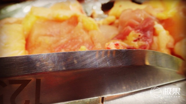 “瑞典国刀”莫拉125周年纪念版,锋利耐操剔骨劈柴都不是事儿 “瑞典国刀”莫拉125周年纪念版,锋利耐操剔骨劈柴都不是事儿