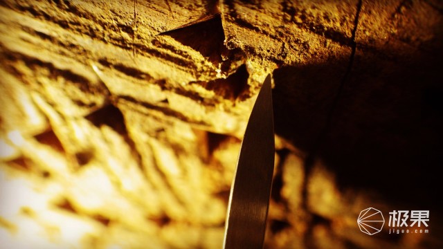 “瑞典国刀”莫拉125周年纪念版,锋利耐操剔骨劈柴都不是事儿 “瑞典国刀”莫拉125周年纪念版,锋利耐操剔骨劈柴都不是事儿