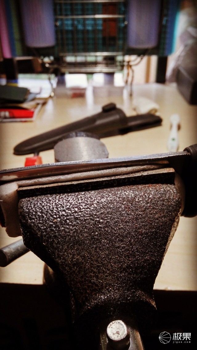 “瑞典国刀”莫拉125周年纪念版,锋利耐操剔骨劈柴都不是事儿 “瑞典国刀”莫拉125周年纪念版,锋利耐操剔骨劈柴都不是事儿