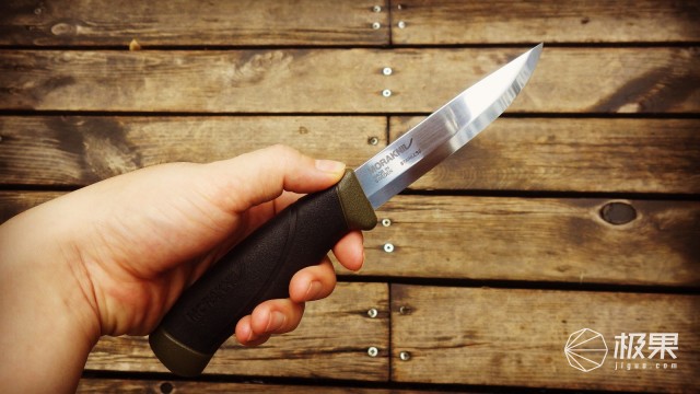 “瑞典国刀”莫拉125周年纪念版,锋利耐操剔骨劈柴都不是事儿 “瑞典国刀”莫拉125周年纪念版,锋利耐操剔骨劈柴都不是事儿