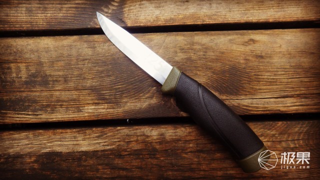 “瑞典国刀”莫拉125周年纪念版,锋利耐操剔骨劈柴都不是事儿 “瑞典国刀”莫拉125周年纪念版,锋利耐操剔骨劈柴都不是事儿