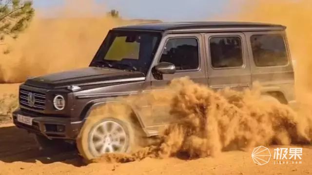 史上最硬奔驰来了!新内饰像科幻片,全球男人都渴望被它榨干 史上最硬奔驰来了!新内饰像科幻片,全球男人都渴望被它榨干