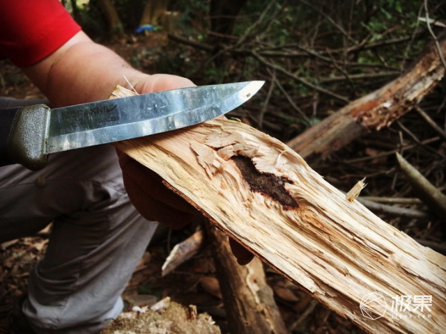 “瑞典国刀”莫拉125周年纪念版,锋利耐操剔骨劈柴都不是事儿 “瑞典国刀”莫拉125周年纪念版,锋利耐操剔骨劈柴都不是事儿
