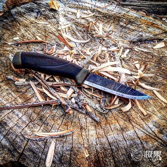 “瑞典国刀”莫拉125周年纪念版,锋利耐操剔骨劈柴都不是事儿 “瑞典国刀”莫拉125周年纪念版,锋利耐操剔骨劈柴都不是事儿