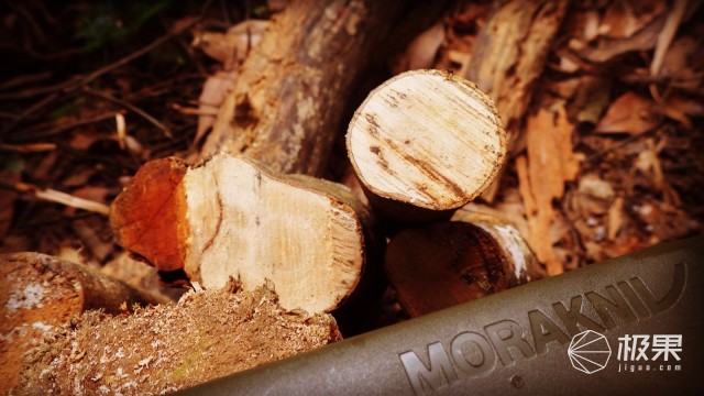 “瑞典国刀”莫拉125周年纪念版,锋利耐操剔骨劈柴都不是事儿 “瑞典国刀”莫拉125周年纪念版,锋利耐操剔骨劈柴都不是事儿