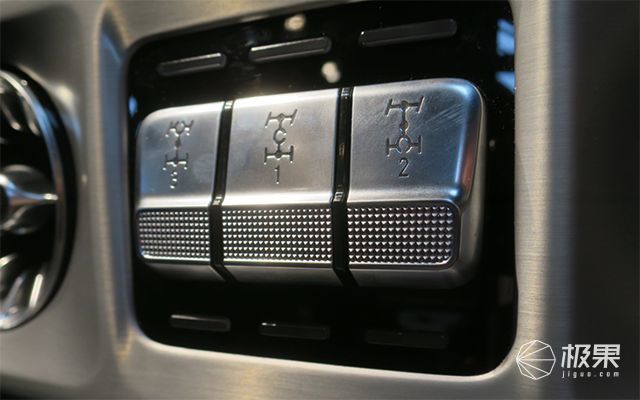 史上最硬奔驰来了!新内饰像科幻片,全球男人都渴望被它榨干 史上最硬奔驰来了!新内饰像科幻片,全球男人都渴望被它榨干