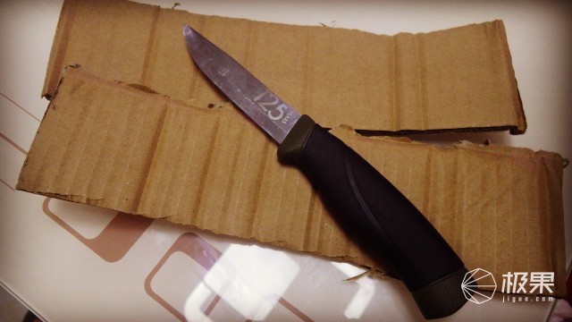 “瑞典国刀”莫拉125周年纪念版,锋利耐操剔骨劈柴都不是事儿 “瑞典国刀”莫拉125周年纪念版,锋利耐操剔骨劈柴都不是事儿