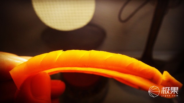 “瑞典国刀”莫拉125周年纪念版,锋利耐操剔骨劈柴都不是事儿 “瑞典国刀”莫拉125周年纪念版,锋利耐操剔骨劈柴都不是事儿