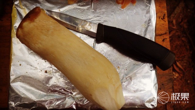 “瑞典国刀”莫拉125周年纪念版,锋利耐操剔骨劈柴都不是事儿 “瑞典国刀”莫拉125周年纪念版,锋利耐操剔骨劈柴都不是事儿