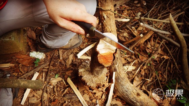 “瑞典国刀”莫拉125周年纪念版,锋利耐操剔骨劈柴都不是事儿 “瑞典国刀”莫拉125周年纪念版,锋利耐操剔骨劈柴都不是事儿