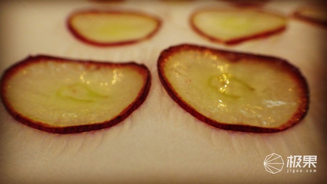 “瑞典国刀”莫拉125周年纪念版,锋利耐操剔骨劈柴都不是事儿 “瑞典国刀”莫拉125周年纪念版,锋利耐操剔骨劈柴都不是事儿