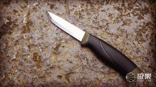 “瑞典国刀”莫拉125周年纪念版,锋利耐操剔骨劈柴都不是事儿 “瑞典国刀”莫拉125周年纪念版,锋利耐操剔骨劈柴都不是事儿