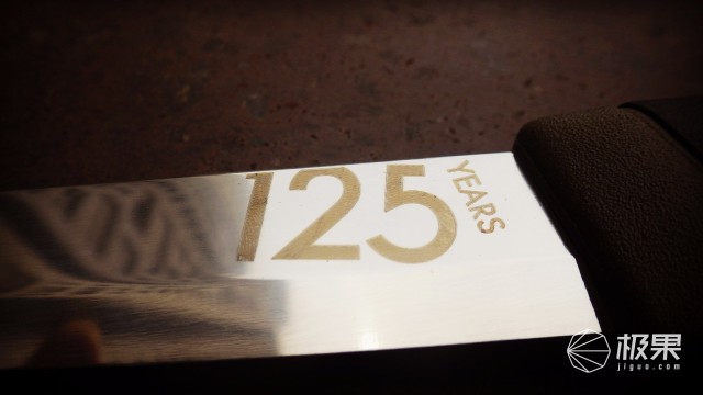 “瑞典国刀”莫拉125周年纪念版,锋利耐操剔骨劈柴都不是事儿 “瑞典国刀”莫拉125周年纪念版,锋利耐操剔骨劈柴都不是事儿