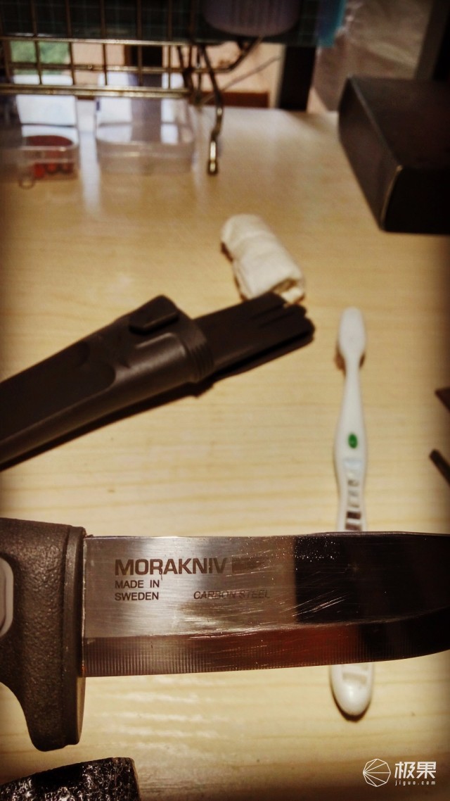 “瑞典国刀”莫拉125周年纪念版,锋利耐操剔骨劈柴都不是事儿 “瑞典国刀”莫拉125周年纪念版,锋利耐操剔骨劈柴都不是事儿