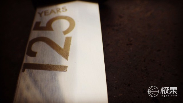 “瑞典国刀”莫拉125周年纪念版,锋利耐操剔骨劈柴都不是事儿 “瑞典国刀”莫拉125周年纪念版,锋利耐操剔骨劈柴都不是事儿