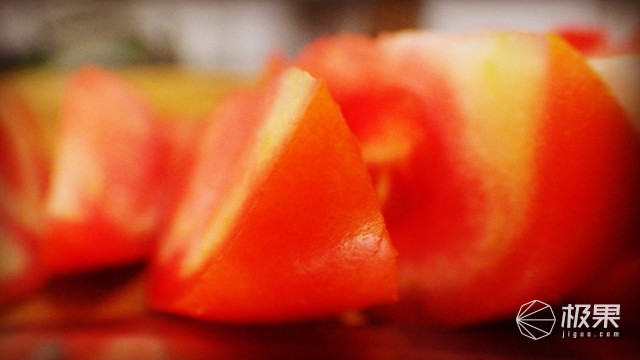 “瑞典国刀”莫拉125周年纪念版,锋利耐操剔骨劈柴都不是事儿 “瑞典国刀”莫拉125周年纪念版,锋利耐操剔骨劈柴都不是事儿