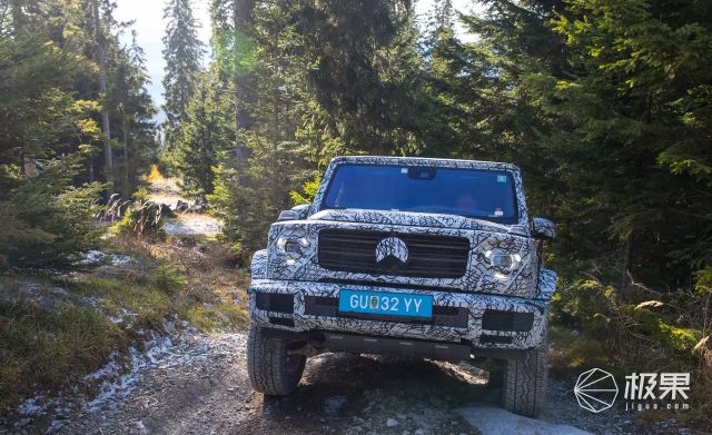 史上最硬奔驰来了!新内饰像科幻片,全球男人都渴望被它榨干 史上最硬奔驰来了!新内饰像科幻片,全球男人都渴望被它榨干