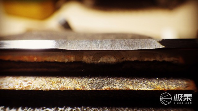 “瑞典国刀”莫拉125周年纪念版,锋利耐操剔骨劈柴都不是事儿 “瑞典国刀”莫拉125周年纪念版,锋利耐操剔骨劈柴都不是事儿