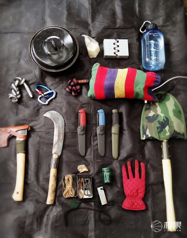 “瑞典国刀”莫拉125周年纪念版,锋利耐操剔骨劈柴都不是事儿 “瑞典国刀”莫拉125周年纪念版,锋利耐操剔骨劈柴都不是事儿