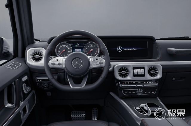 史上最硬奔驰来了!新内饰像科幻片,全球男人都渴望被它榨干 史上最硬奔驰来了!新内饰像科幻片,全球男人都渴望被它榨干