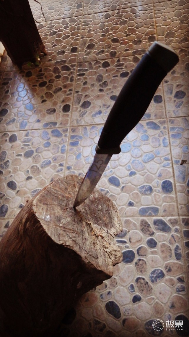 “瑞典国刀”莫拉125周年纪念版,锋利耐操剔骨劈柴都不是事儿 “瑞典国刀”莫拉125周年纪念版,锋利耐操剔骨劈柴都不是事儿